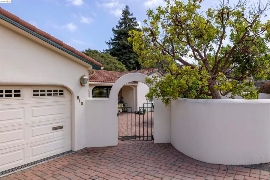 913 Monterey Cir, Monterey, CA 93940 - #2