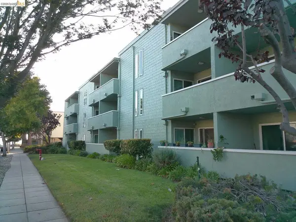 325 Kitty Hawk Rd #304, Alameda, CA 94501