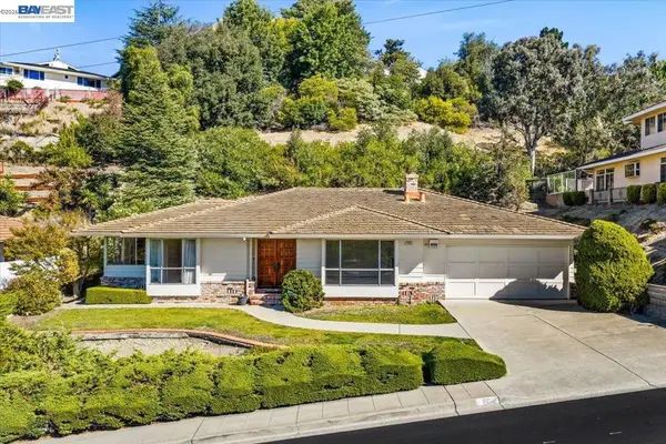 1356 Scenicview Dr, San Leandro, CA 94577