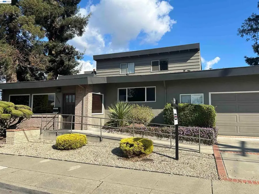 3905 Nichandros St, Castro Valley, CA 94546 - #2