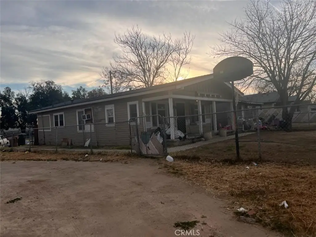 2117 Kentucky Street, Bakersfield, CA 93305 - #1