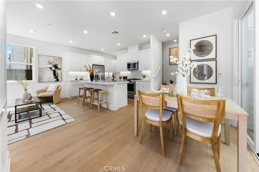 422 Lobata, Irvine, CA 92618 - Image #2