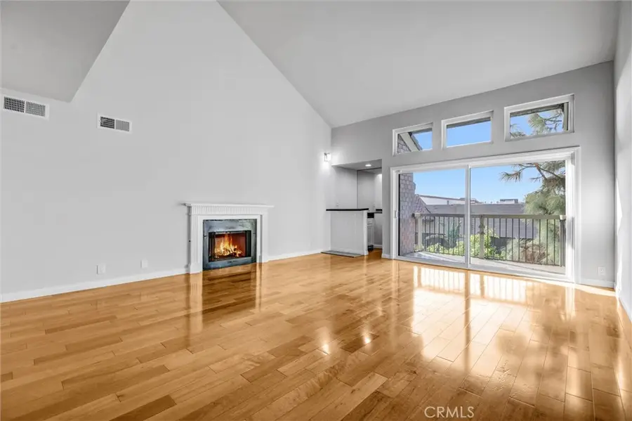 18324 Clark Street #315, Tarzana, CA 91356 - #2