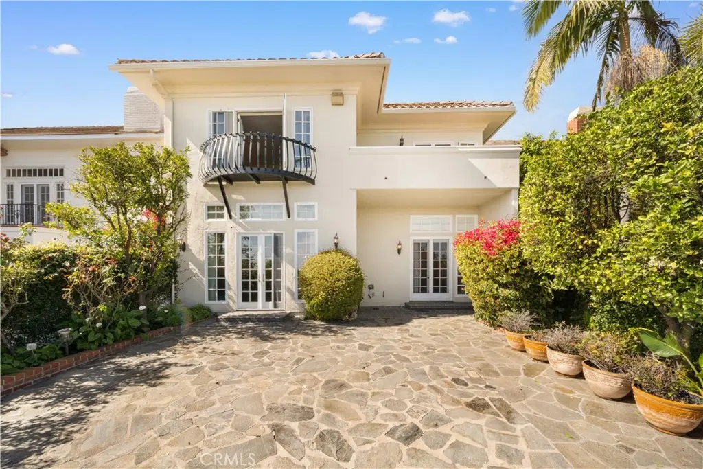 2282 Canyonback, Los Angeles, CA 90049 - #1