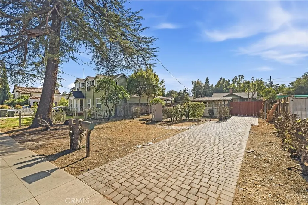 165 S Meridith Avenue, Pasadena, CA 91106 - #1