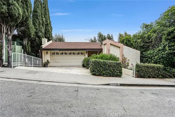 3334 Oak Glen, Los Angeles, CA 90068