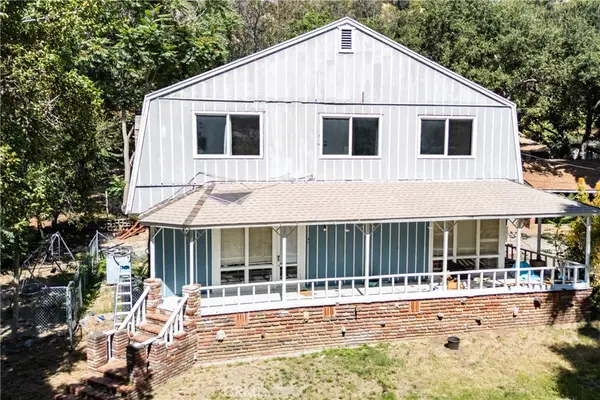 537 Cloverleaf Dr, Monrovia, CA 91016