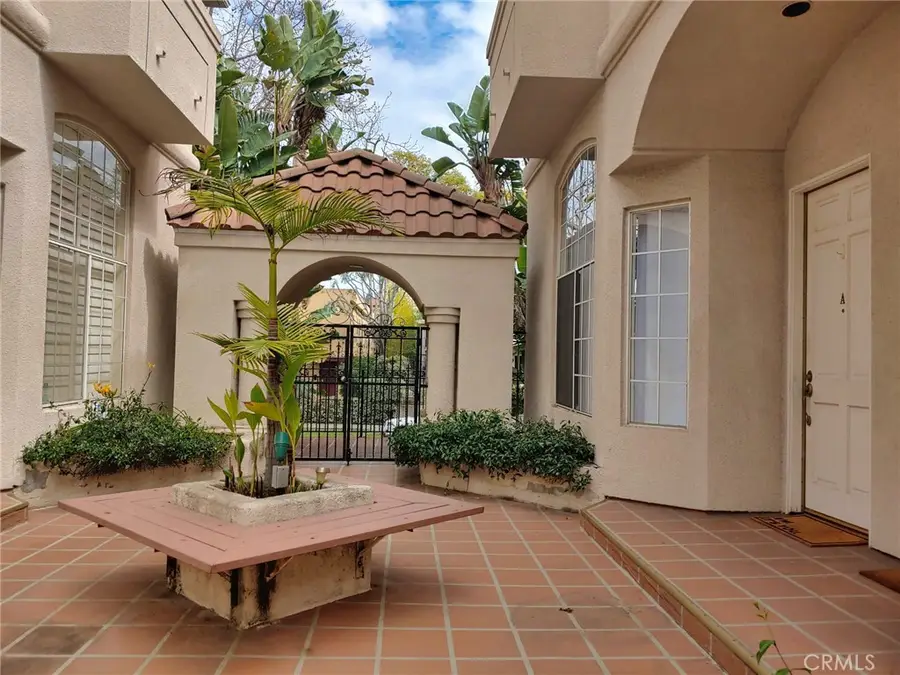 813 N Martel Avenue #2, Los Angeles, CA 90046 - #2