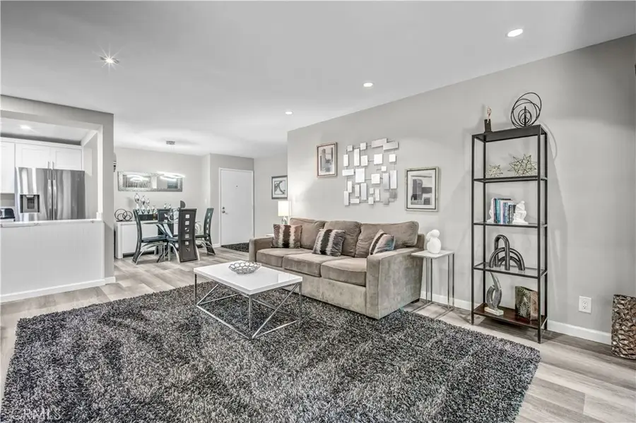 950 N Kings Road #103, West Hollywood, CA 90069 - #2