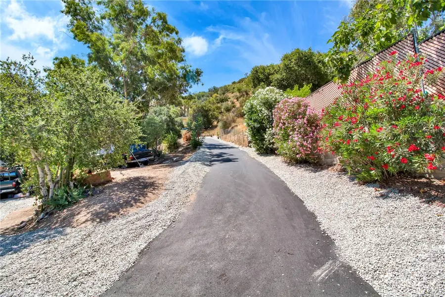 8455 Mcgroarty Street, Sunland, CA 91040 - Image #3