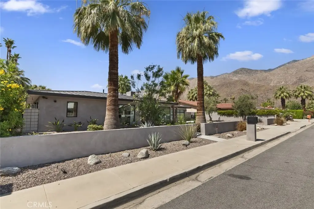 675 E Mesquite Avenue, Palm Springs, CA 92264 - Image #1