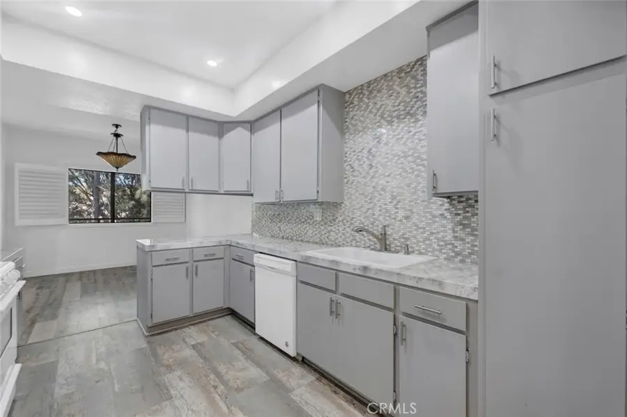 13331 Moorpark Street #206, Sherman Oaks, CA 91423 - Image #3