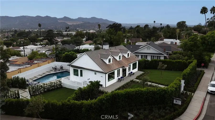 430 W Kenneth Road, Glendale, CA 91202 - Image #2