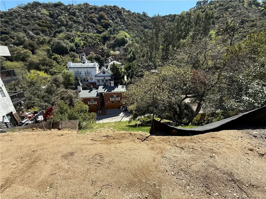 8583 Lookout Mountain Avenue, Los Angeles, CA 90046 - #2