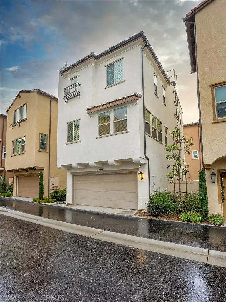 11238 N Mission Heights Drive, San Fernando, CA 91345 - Image #2