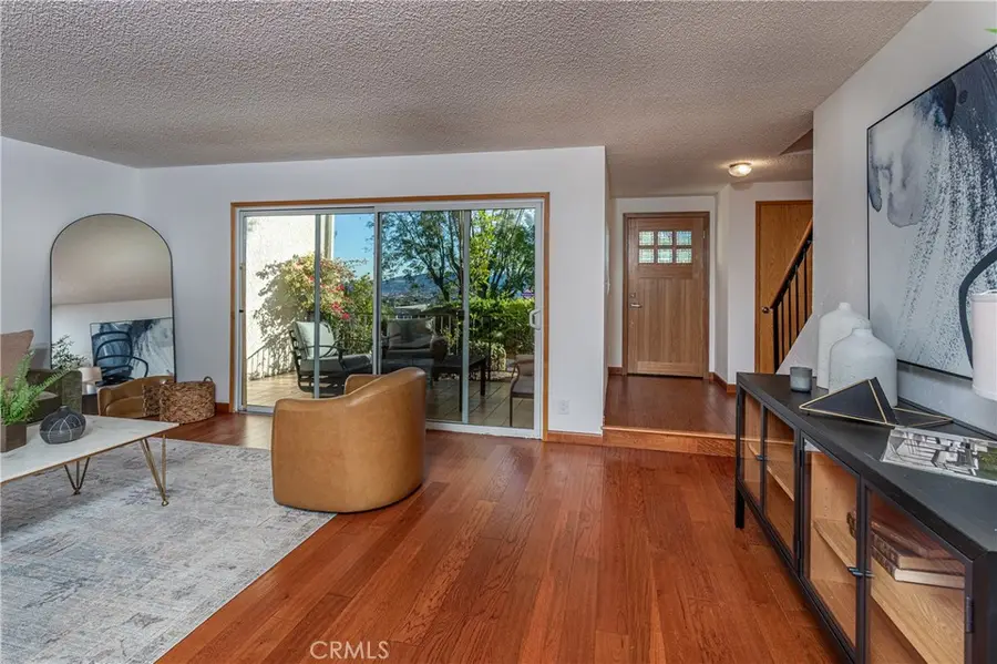 7727 Via Capri, Burbank, CA 91504 - Image #3