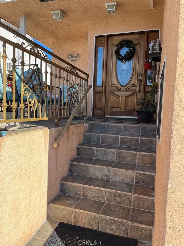 10714 10710 Helendale, Tujunga, CA 91042