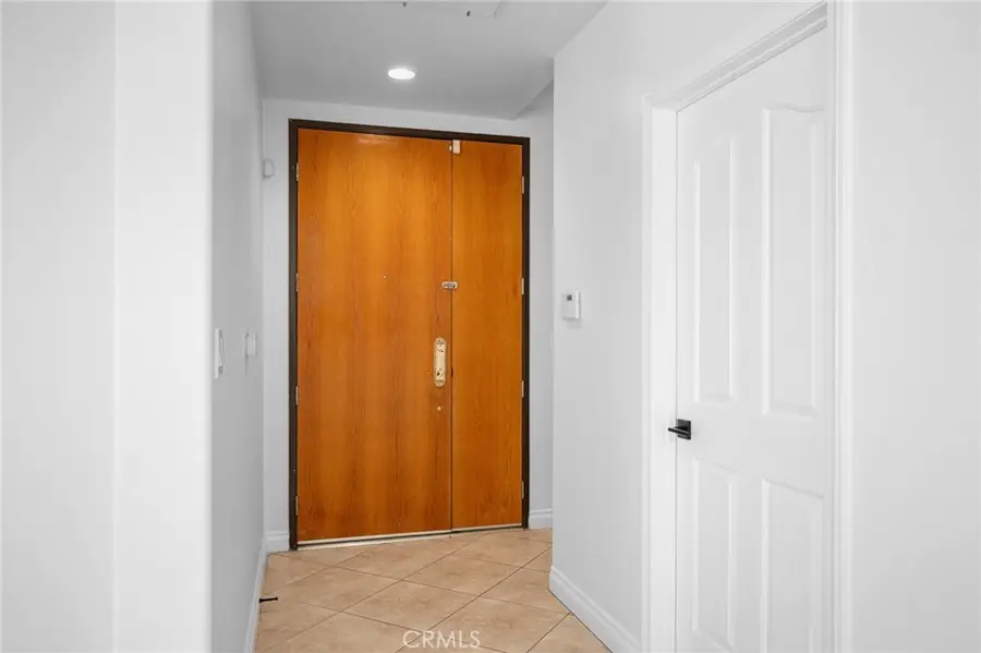 430 W Wilson #16, Glendale, CA 91203 - #3