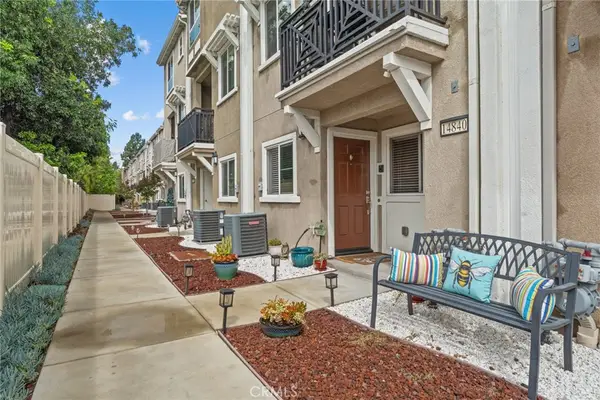 14840 Maple Ter, Los Angeles, CA 91402