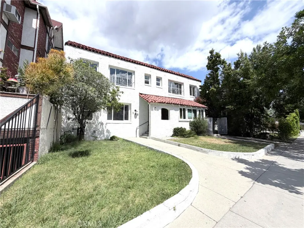 125 W Chestnut Street, Glendale, CA 91204 - #1