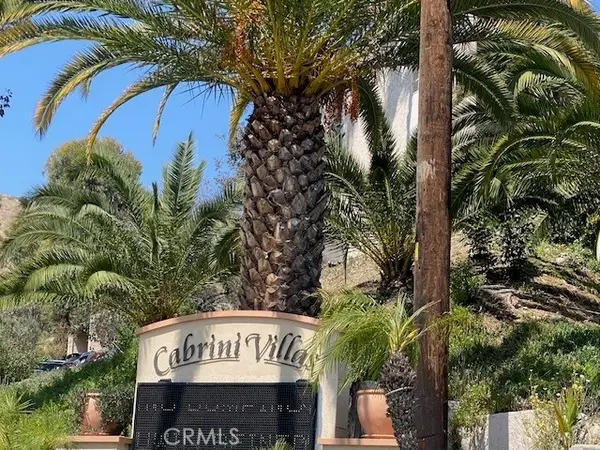 9562 Via Bernardo, Burbank, CA 91504