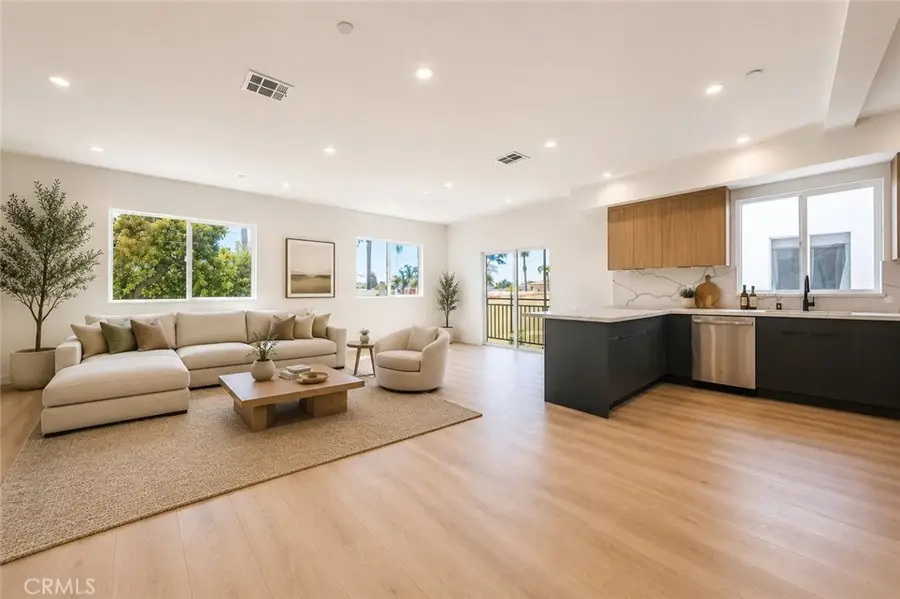 2010 S Dunsmuir, Los Angeles, CA 90016 - #3