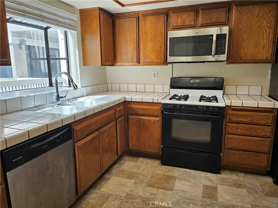 365 W Alameda, Burbank, CA 91506 - #3