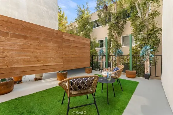 1045 N Kings #107, West Hollywood, CA 90069