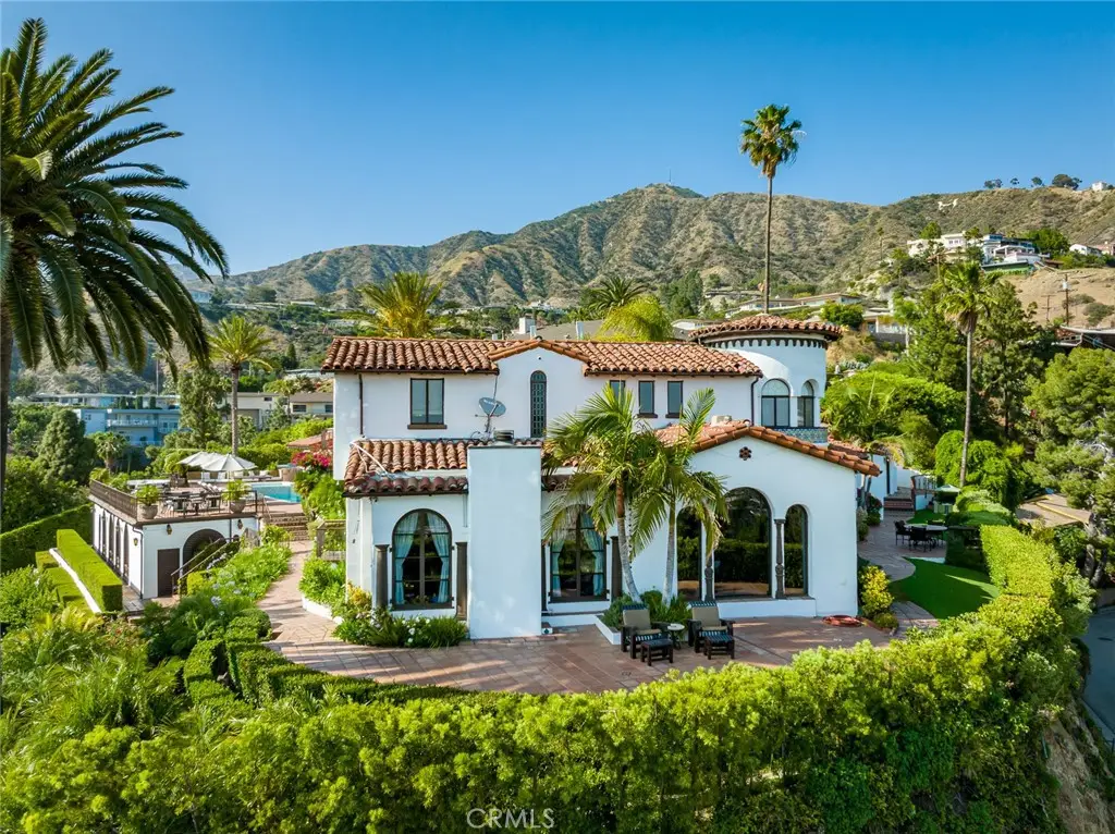 330 Kempton Road, Glendale, CA 91202 - #1