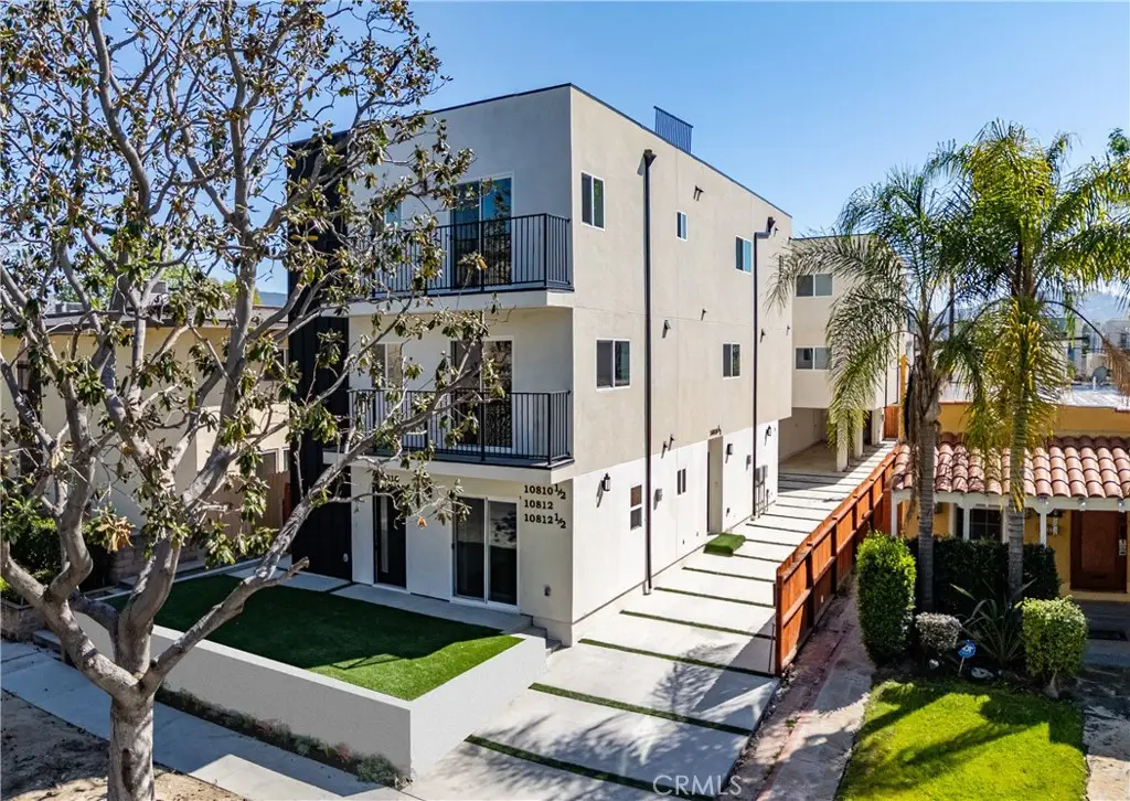 10810 Hesby, North Hollywood, CA 91601 - #1
