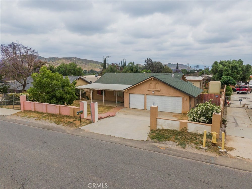 6992 38th Street, Jurupa Valley, CA 92509 BHGRE