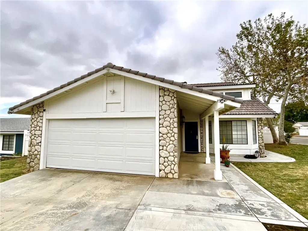 1078 W King Street, Banning, CA 92220 - #1
