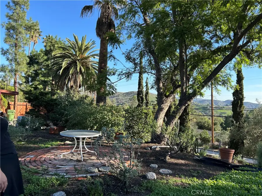 10553 Mcbroom, Sunland, CA 91040 - Image #2