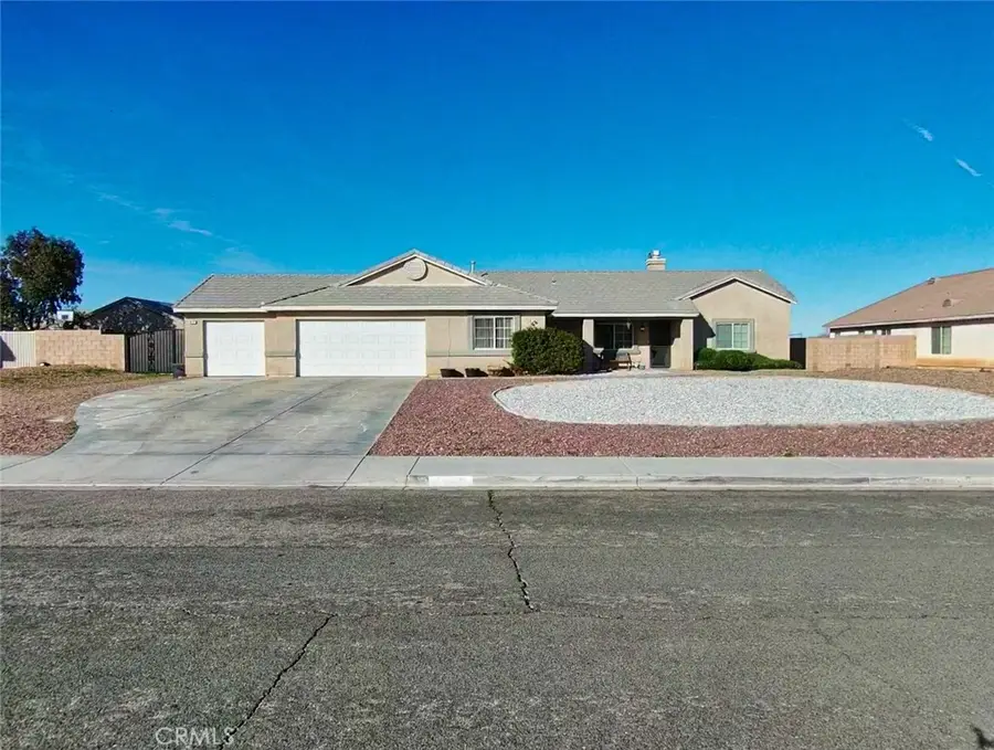 21172 Burgundy, Apple Valley, CA 92308 - Image #2