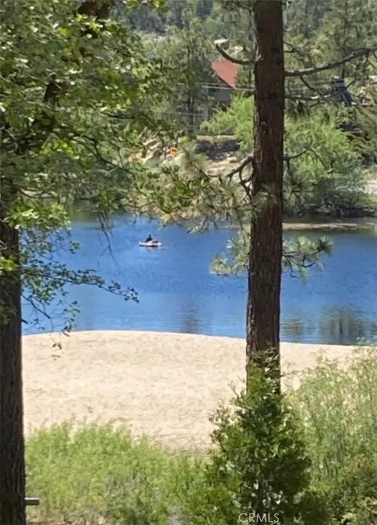 33303 Lake View Drive, Running Springs, CA 92382 - Image #3