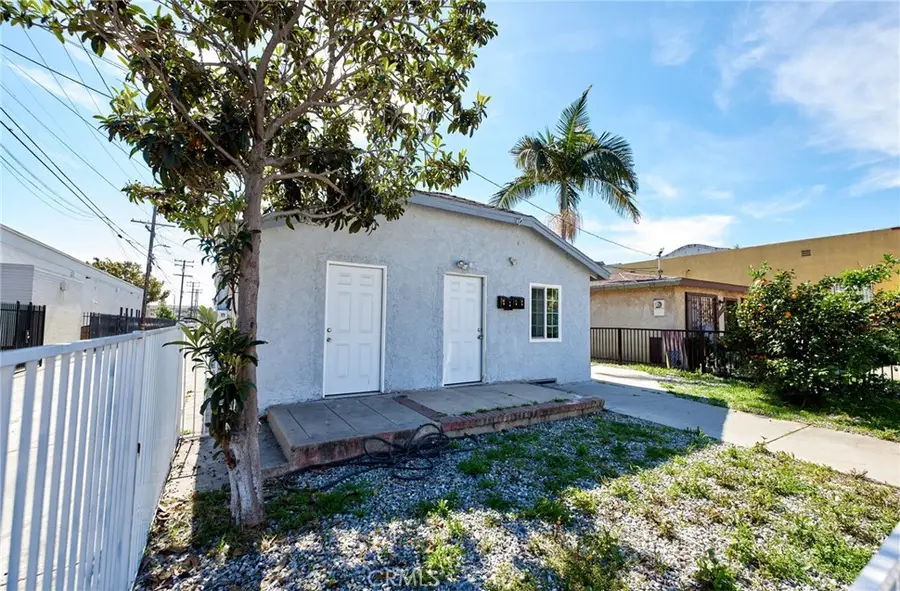 2514 Clarendon Avenue, Huntington Park, CA 90255 - #2