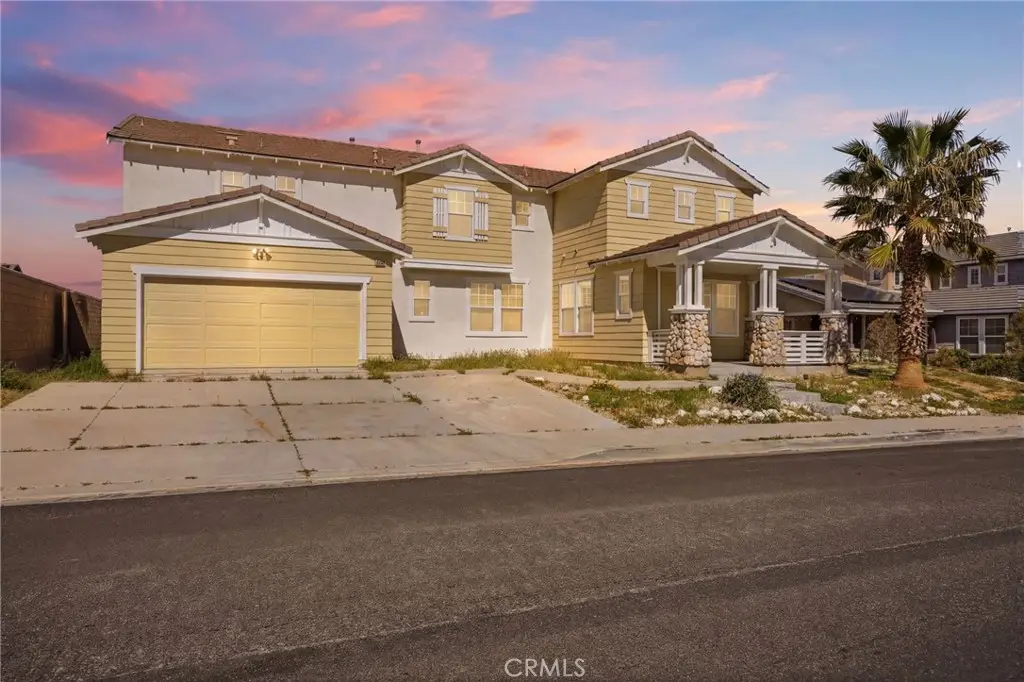 13184 Mammoth, Hesperia, CA 92344 - #1