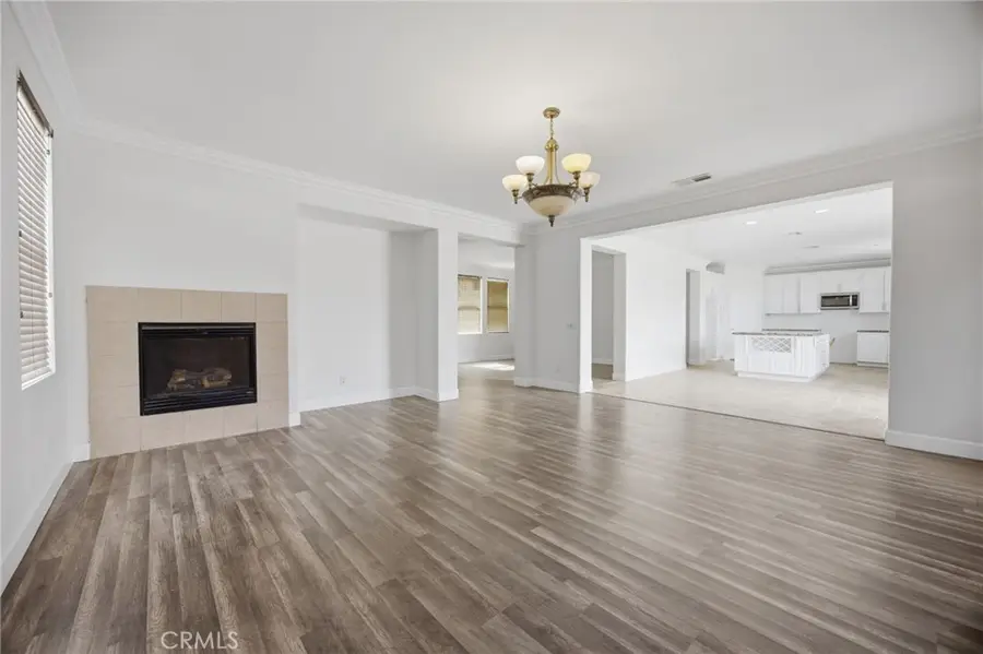 13184 Mammoth, Hesperia, CA 92344 - #2