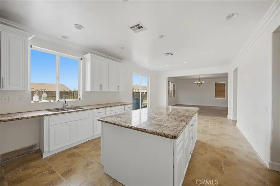 13184 Mammoth, Hesperia, CA 92344 - #3