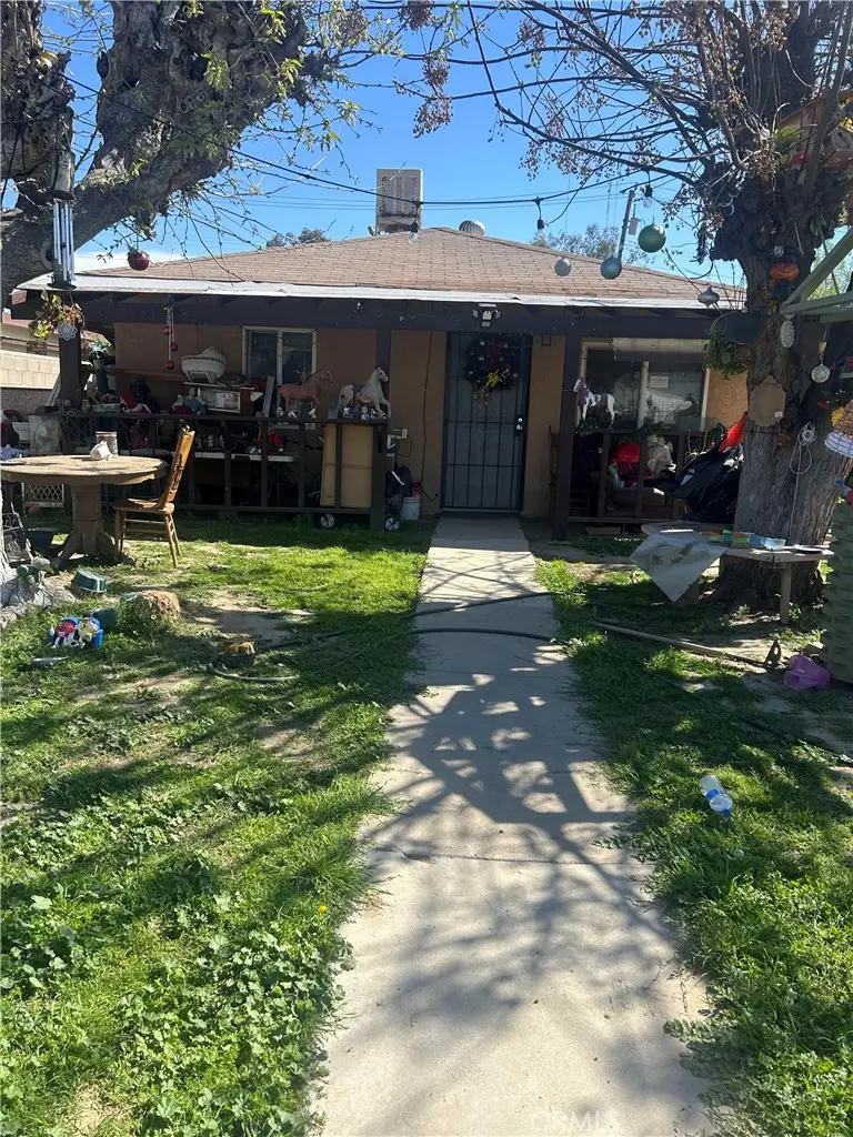 335 Clifton, Bakersfield, CA 93307 - #2