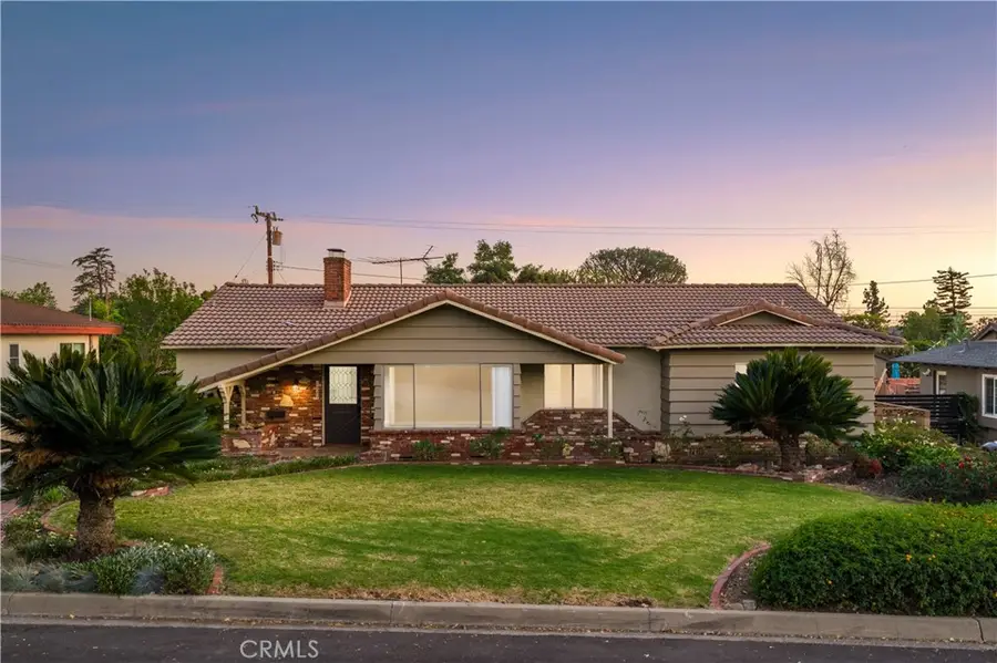 1048 E Comstock Avenue, Glendora, CA 91741 - #2