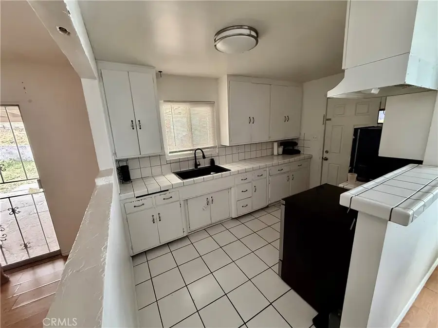 650 Patricia Avenue, Barstow, CA 92311 - #3