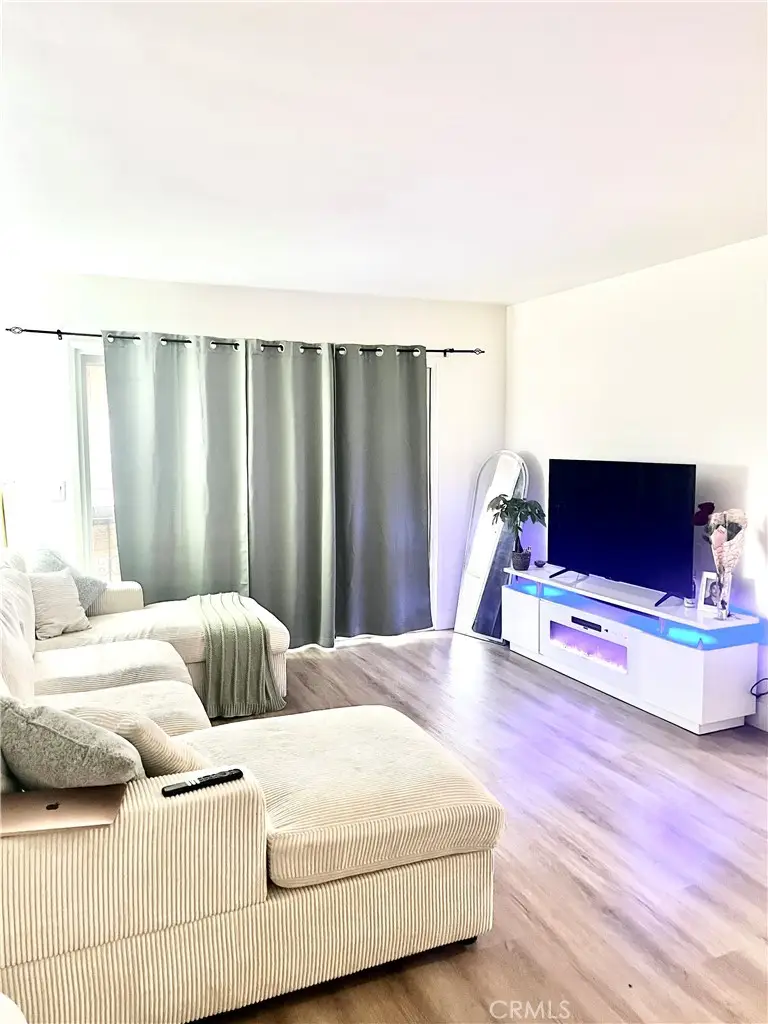 1250 E 3rd Street #8, Long Beach, CA 90802 - #3
