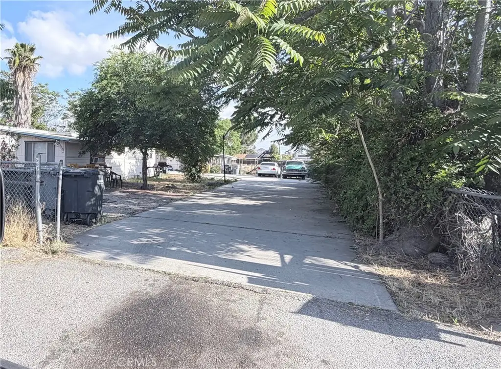 581 E Menlo, Hemet, CA 92543 - #1