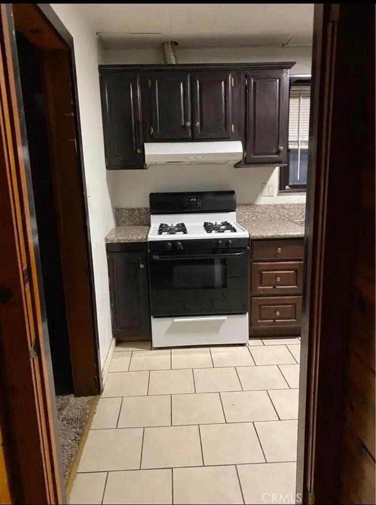 581 E Menlo, Hemet, CA 92543 - #3