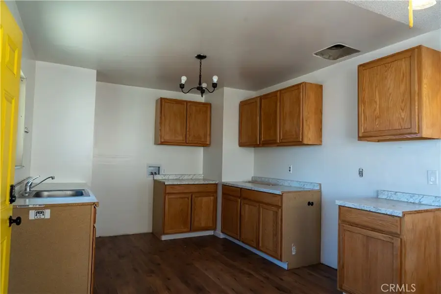 2037 Sequoia, Barstow, CA 92311 - #3