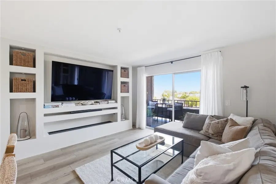 1001 La Terraza #203, Corona, CA 92879 - #3