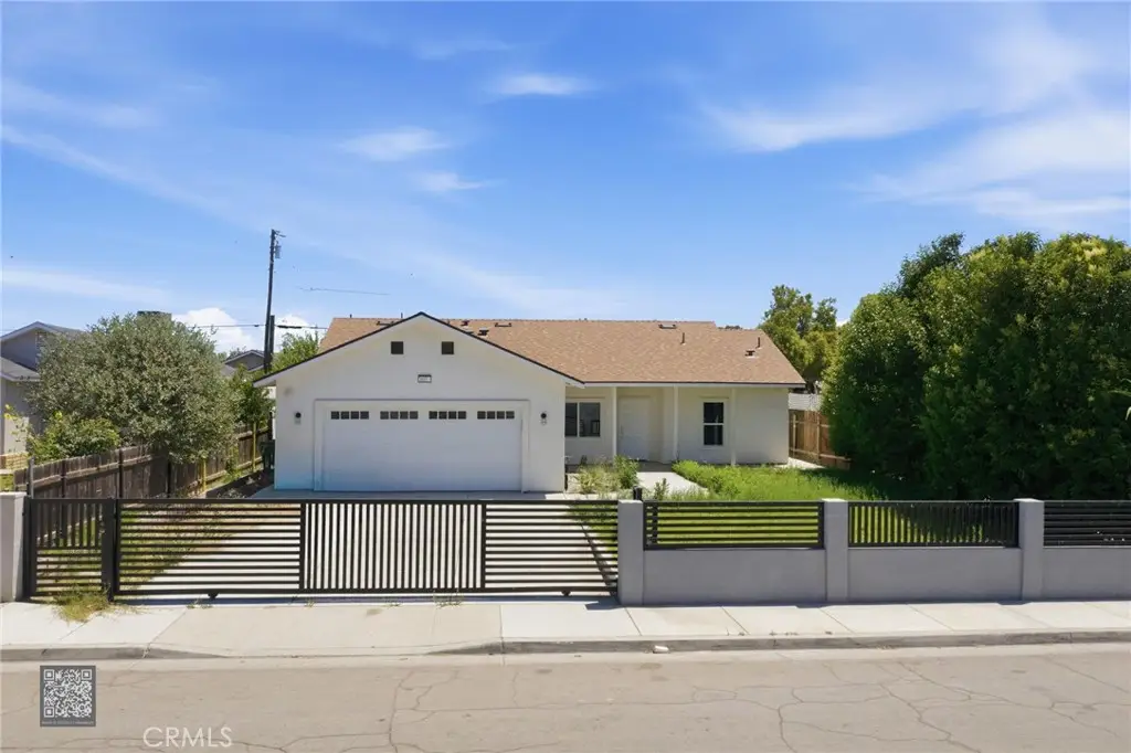 805 Lawson, Bakersfield, CA 93307 - #1
