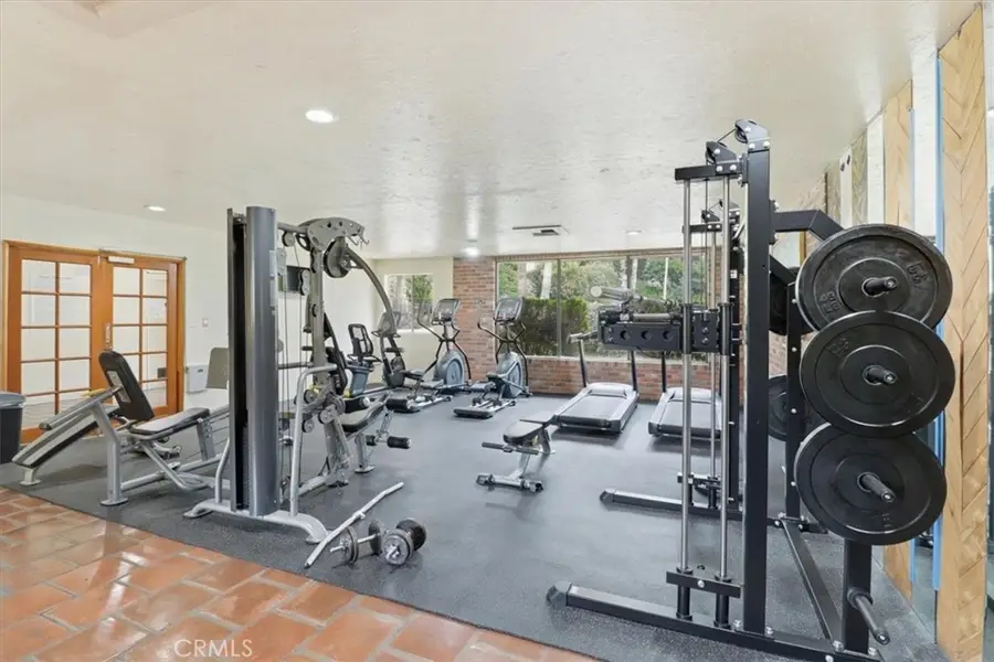 1517 E Garfield St, Glendale, CA 91205 - #3
