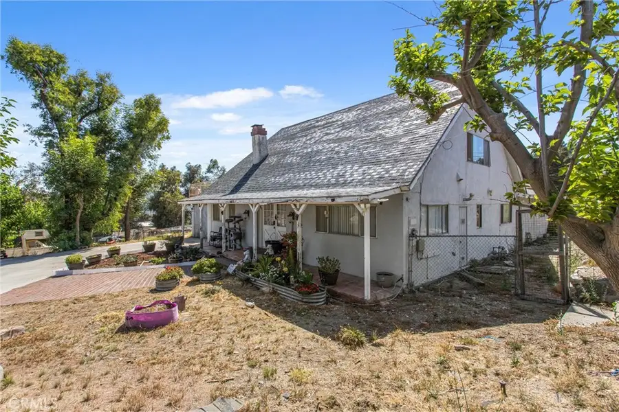 810 Hillyfield Lane, San Bernardino, CA 92407 - #3